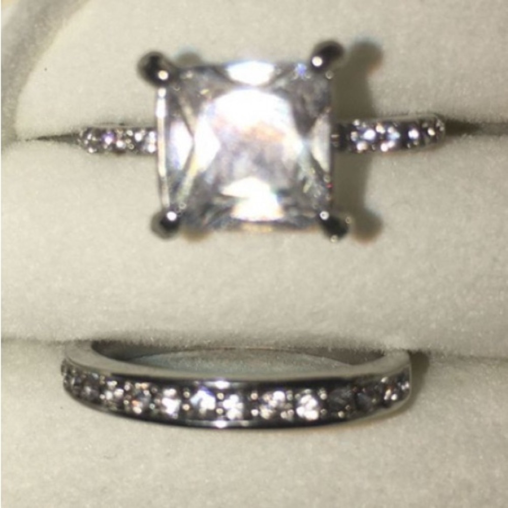 2CT Lab Made oWhite Gold Plated Engagement Ring/Wedding Band Set Sz 5 NIB